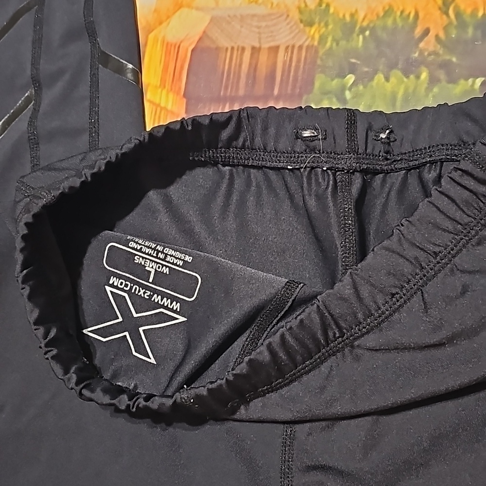2XU Black Workout Gym Leggings Size Large - Picture 3 of 5